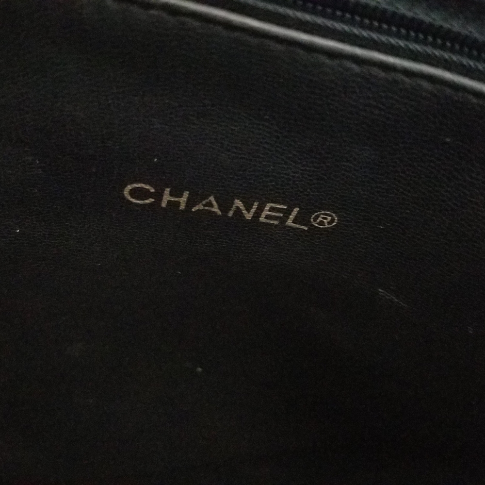 Vintage authentic 1984 Chanel tote - Picture 2 of 16